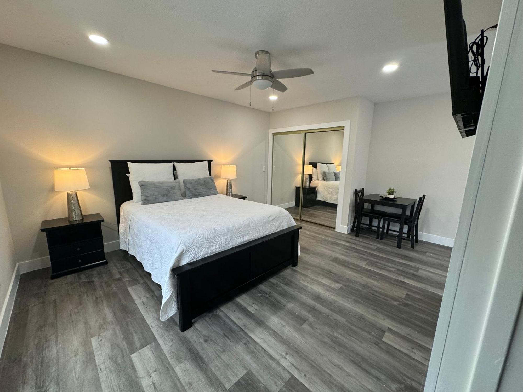 Deluxe Apartment Whit Laundry แทมปา ภายนอก รูปภาพ