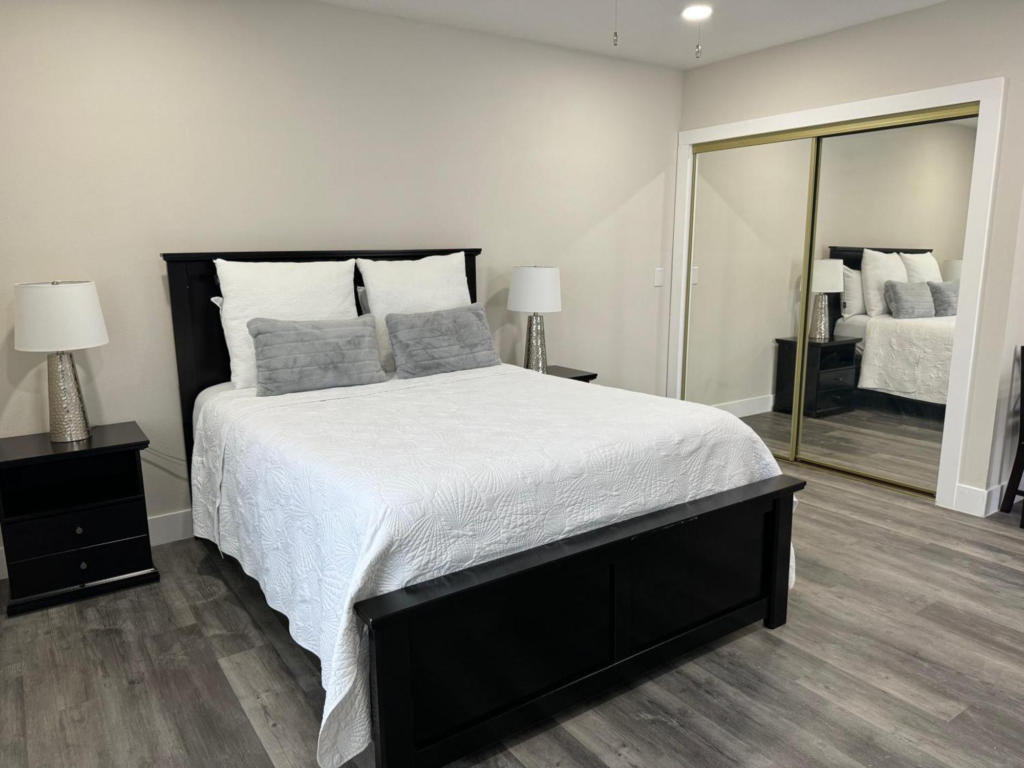 Deluxe Apartment Whit Laundry แทมปา ภายนอก รูปภาพ